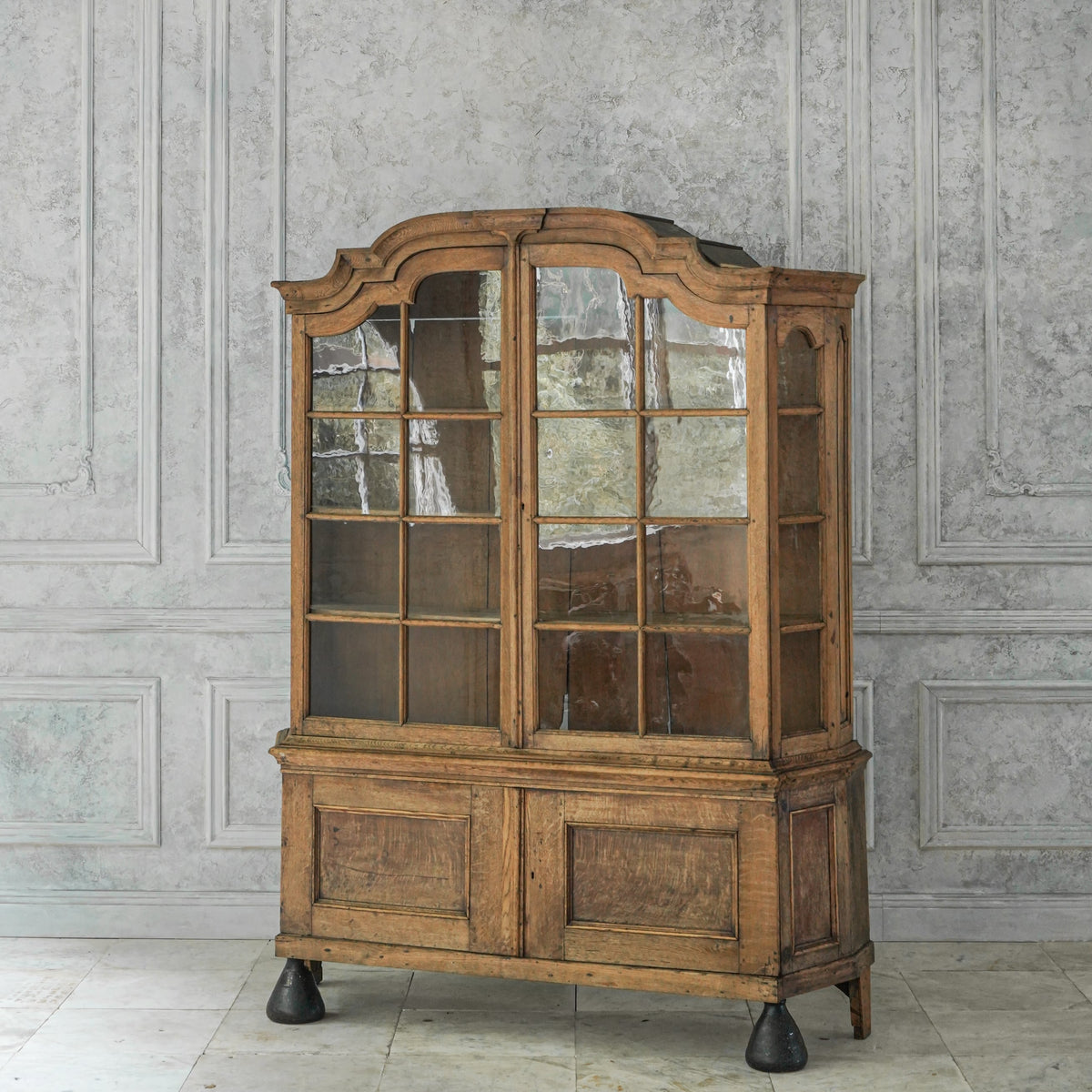 ショーケース — Antique Shop IWARE
