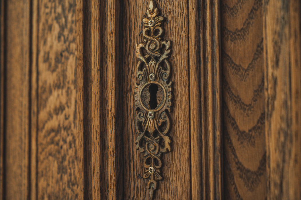 アンティークキャビネット