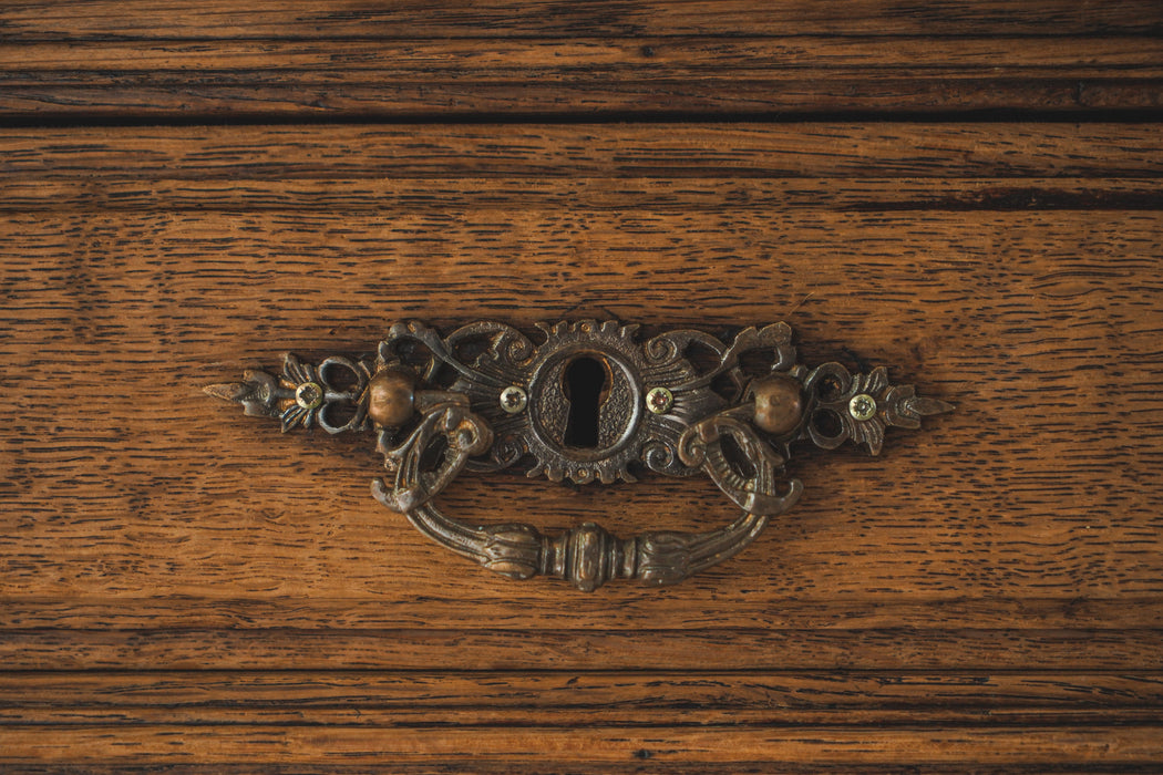 アンティークキャビネット