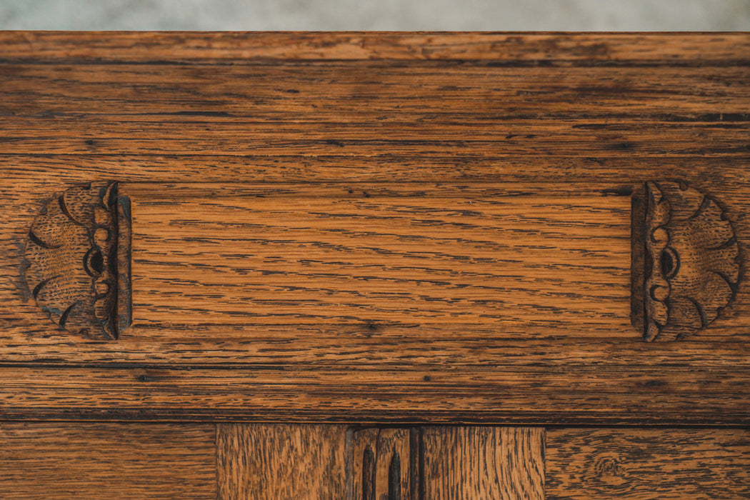 アンティークキャビネット