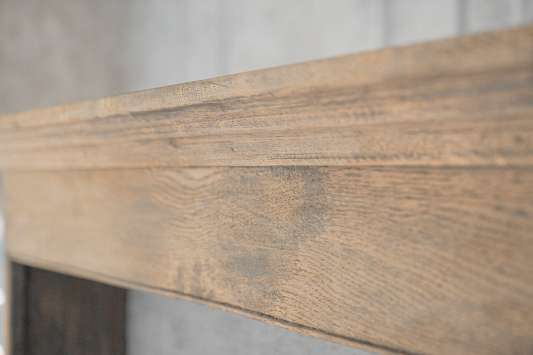 アンティークカップボード