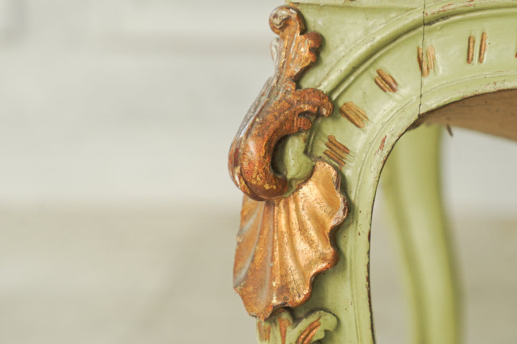 アンティークグリーンフレームソファ