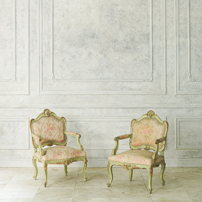 アンティークグリーンアームチェア