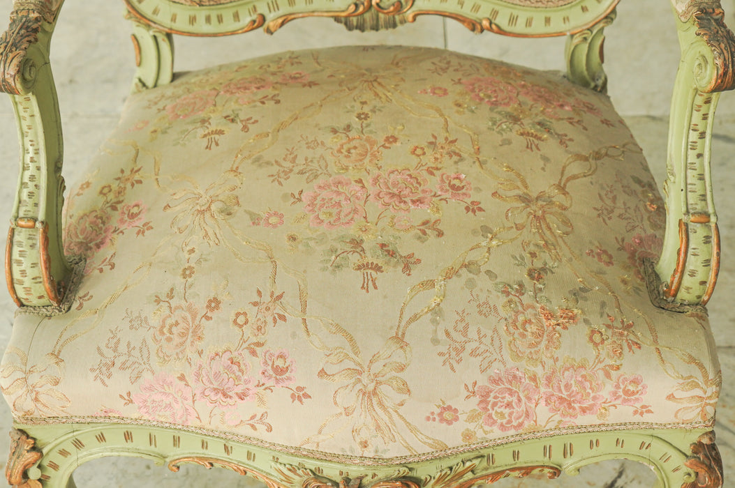 アンティークグリーンアームチェア