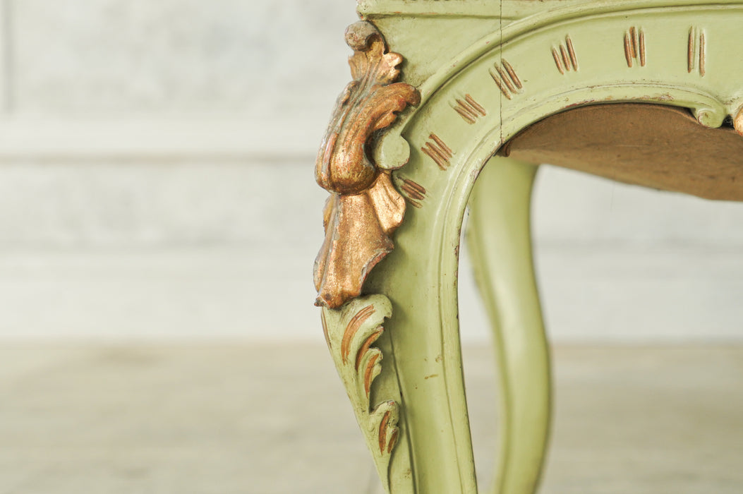 アンティークグリーンアームチェア