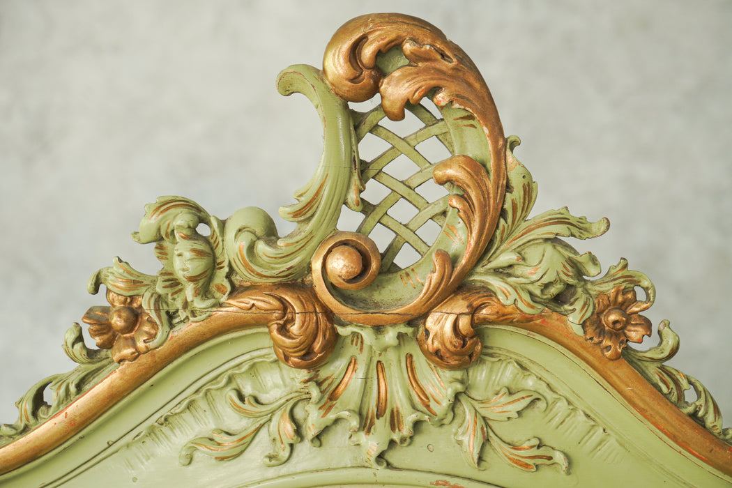 アンティークヴェールグラスキャビネット