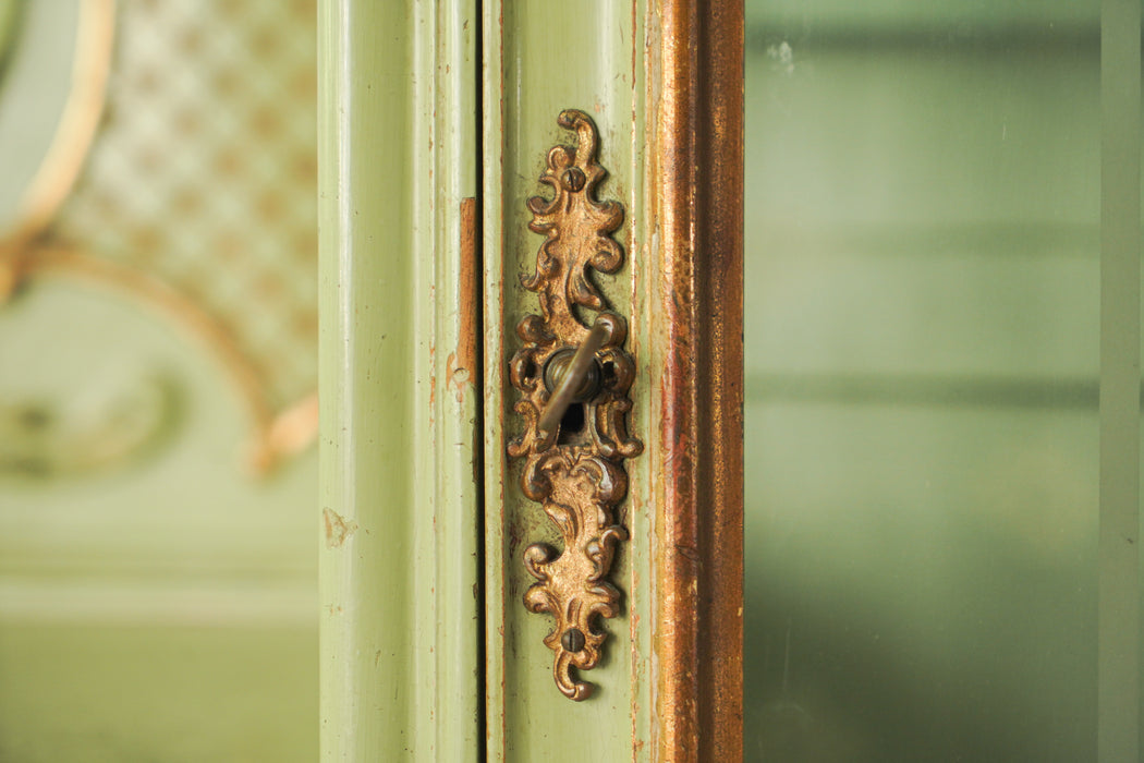 アンティークヴェールグラスキャビネット