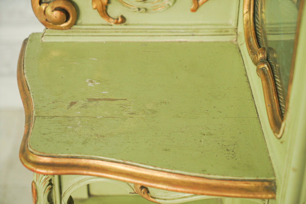 アンティークヴェールグラスキャビネット