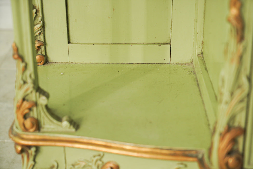 アンティークヴェールグラスキャビネット