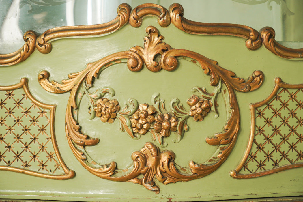 アンティークヴェールグラスキャビネット