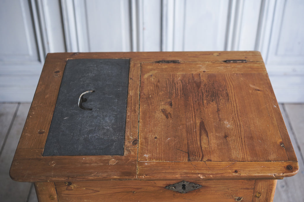 アンティーク　アイスボックス Antique Ice Box - Superhive (formerly Blender Market)