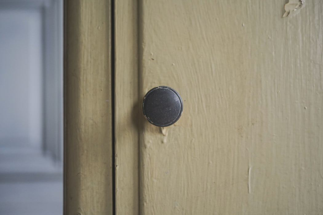 アンティークメタルトップキャビネット