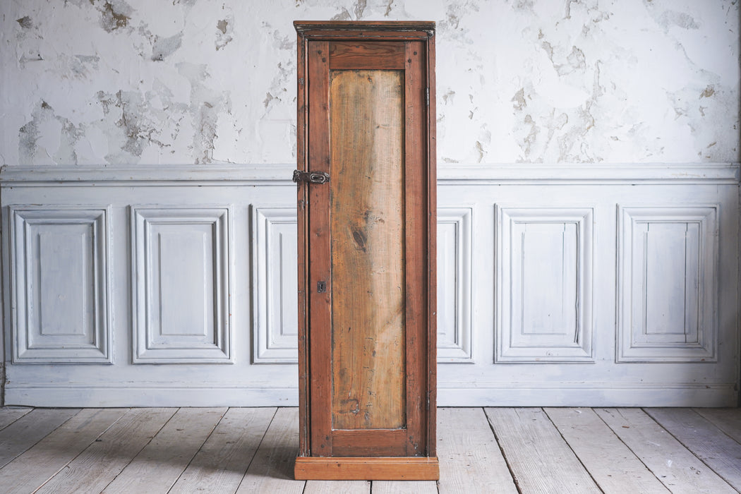 アンティークワードローブキャビネット