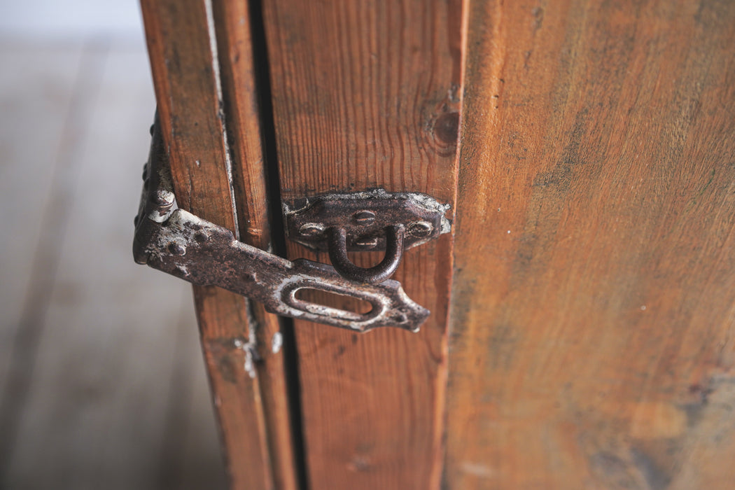 アンティークワードローブキャビネット