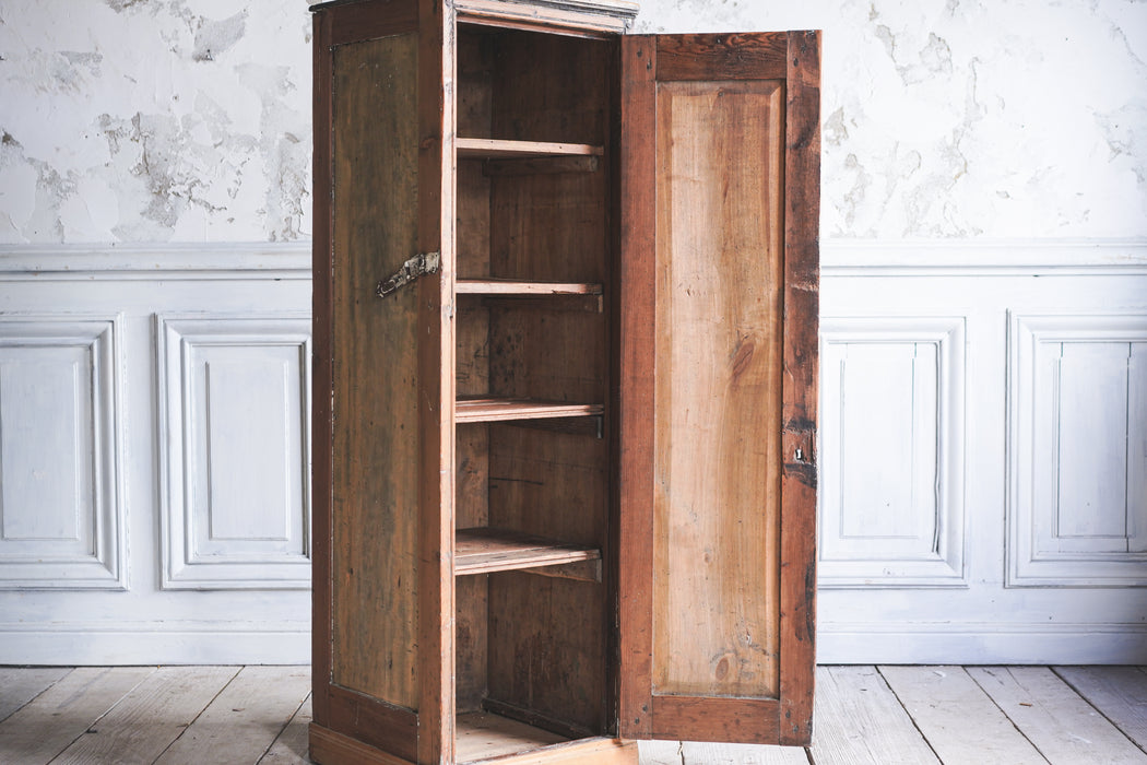 アンティークワードローブキャビネット