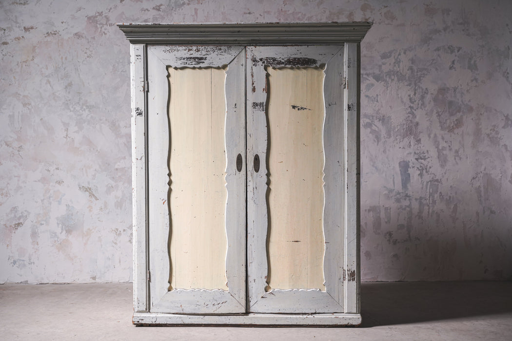 アンティークペイントキャビネット