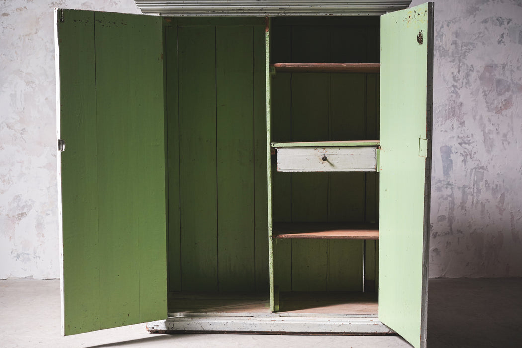 アンティークペイントキャビネット