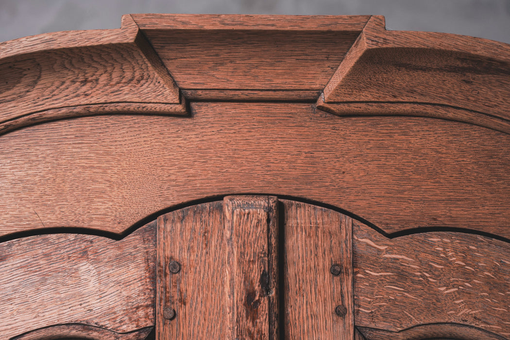 アンティークオークキャビネット