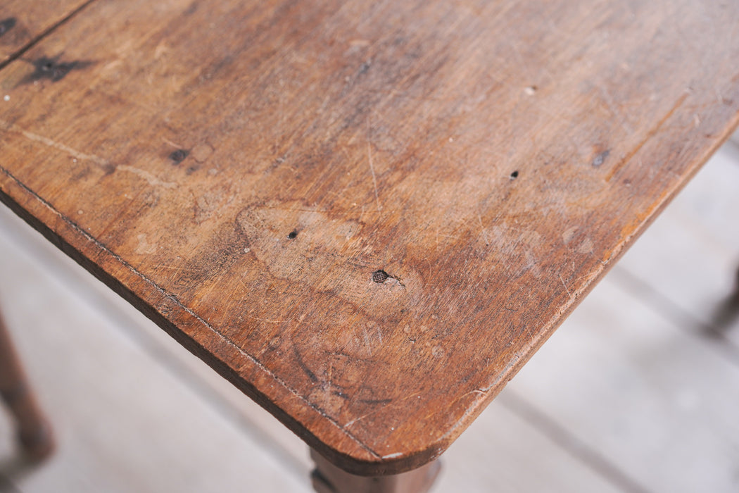 アンティークテーブル