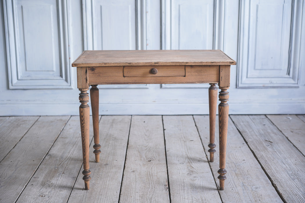 アンティークサイドテーブル
