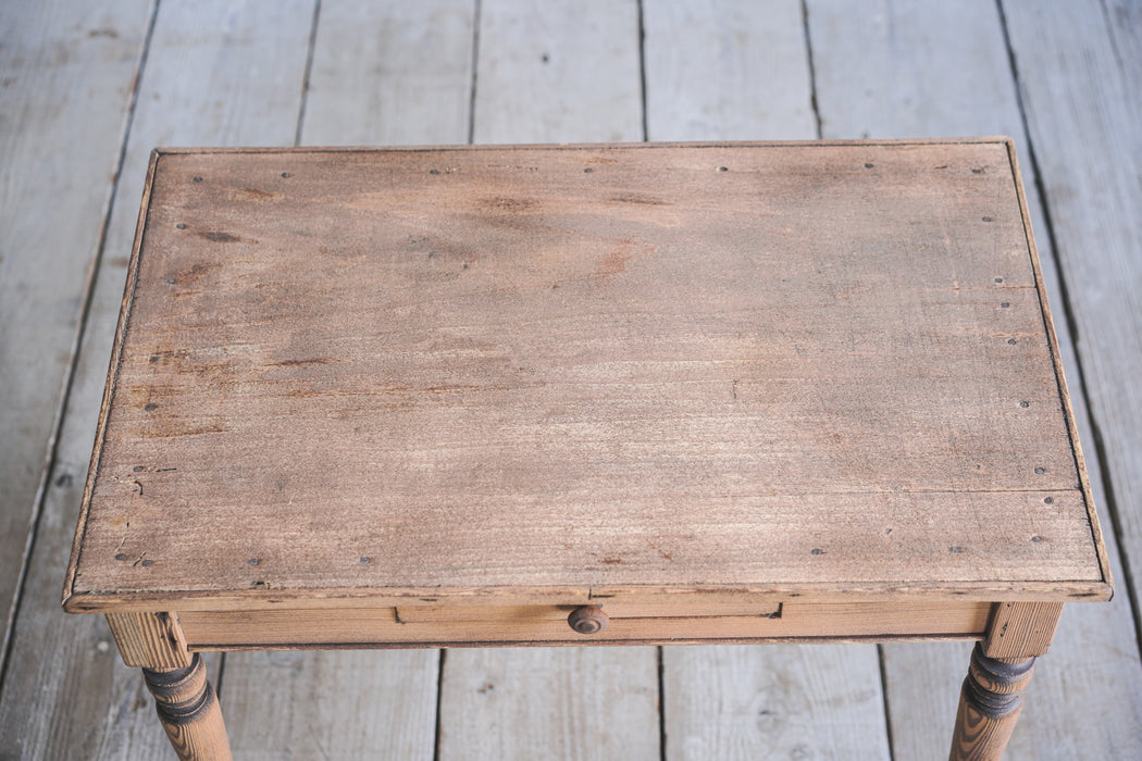 アンティークサイドテーブル