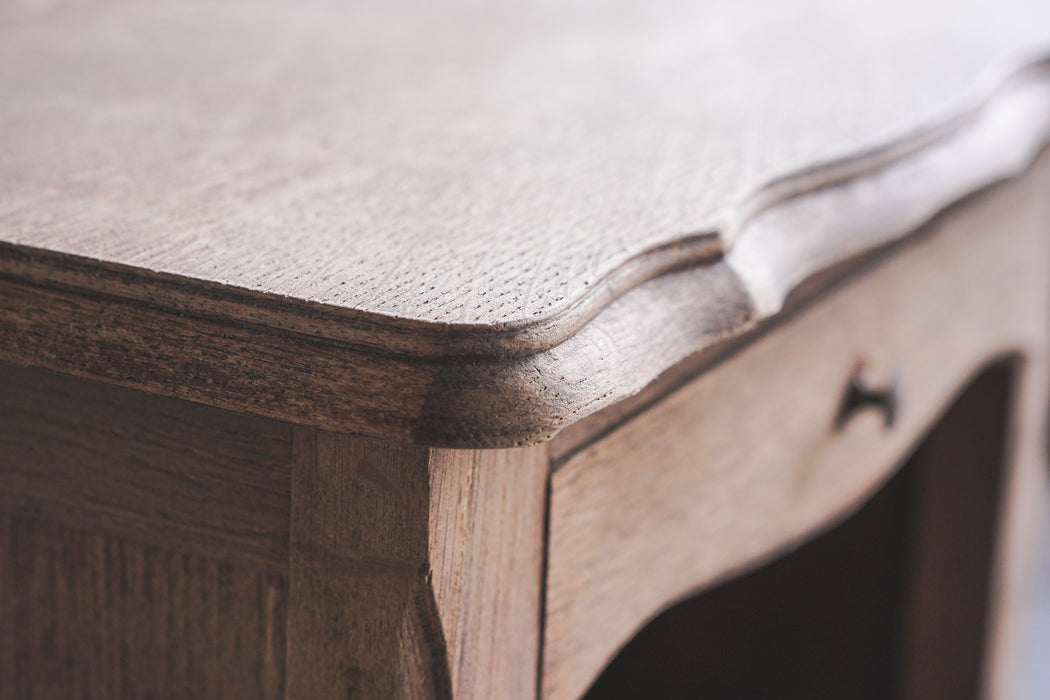 アンティークベッドサイドテーブル