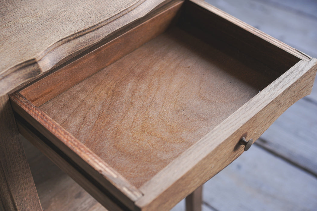 アンティークベッドサイドテーブル