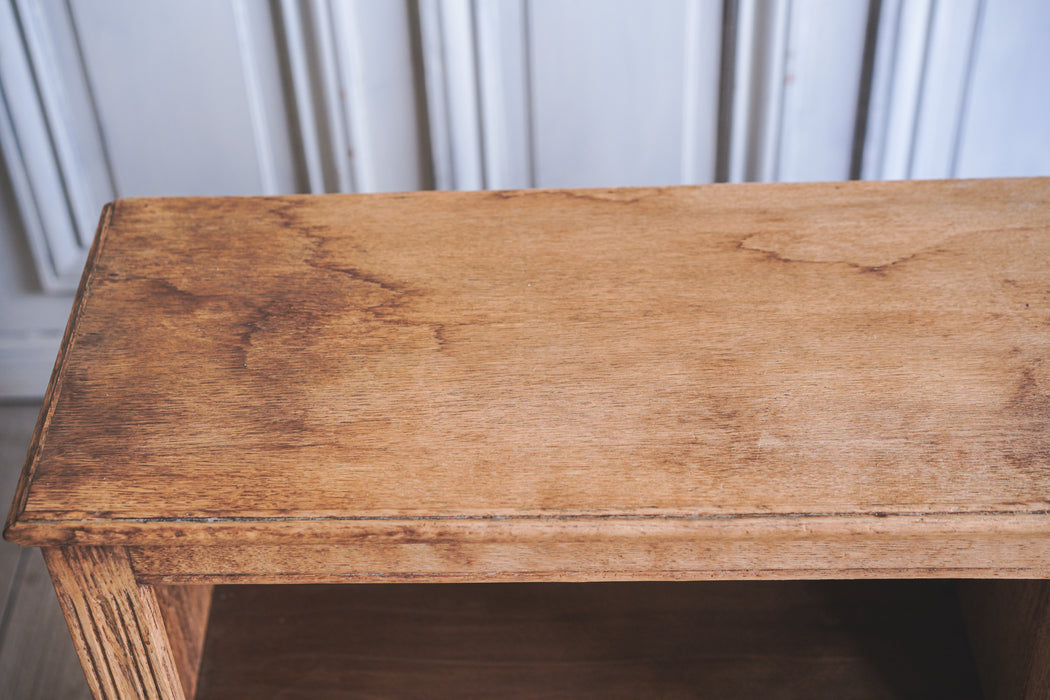 アンティークブックシェルフ