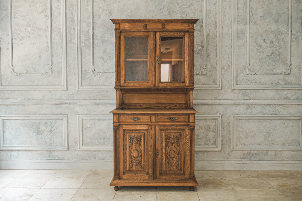 アンティークキャビネット