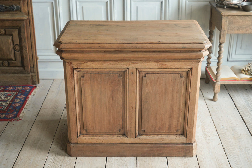 Antique counter