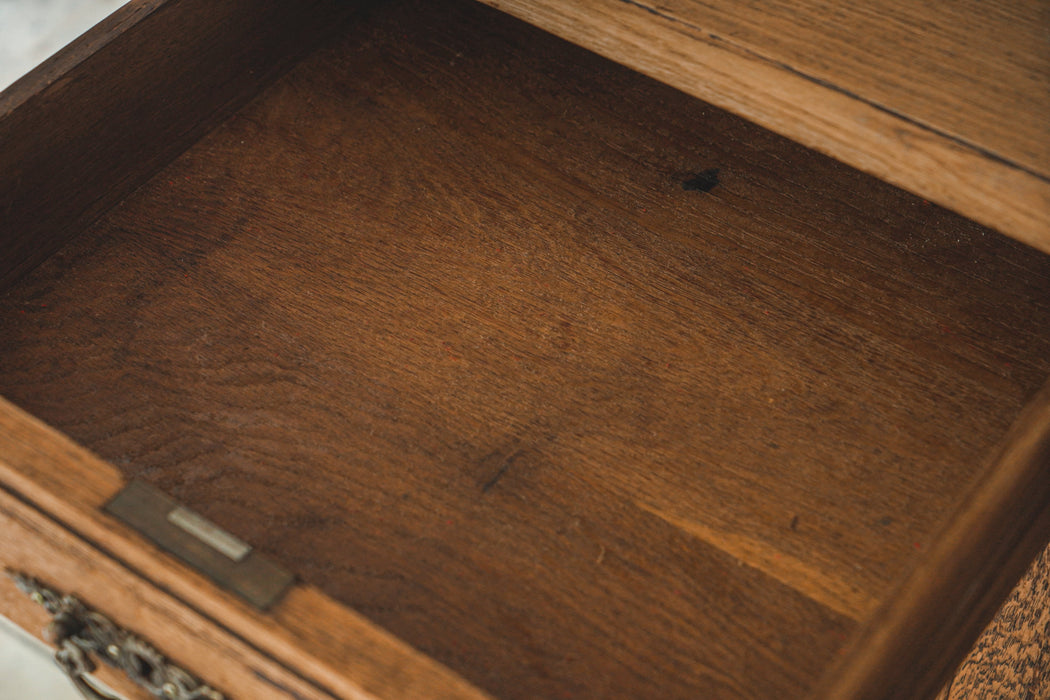 アンティークキャビネット