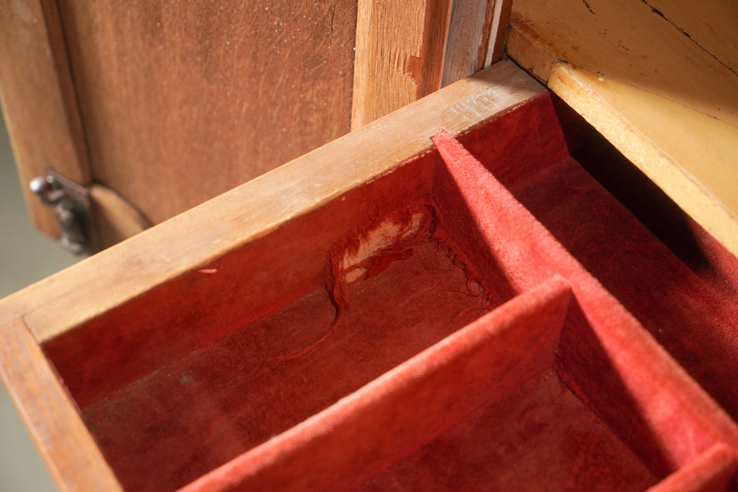 [CBH Nagareyama store rental] Antique cabinet